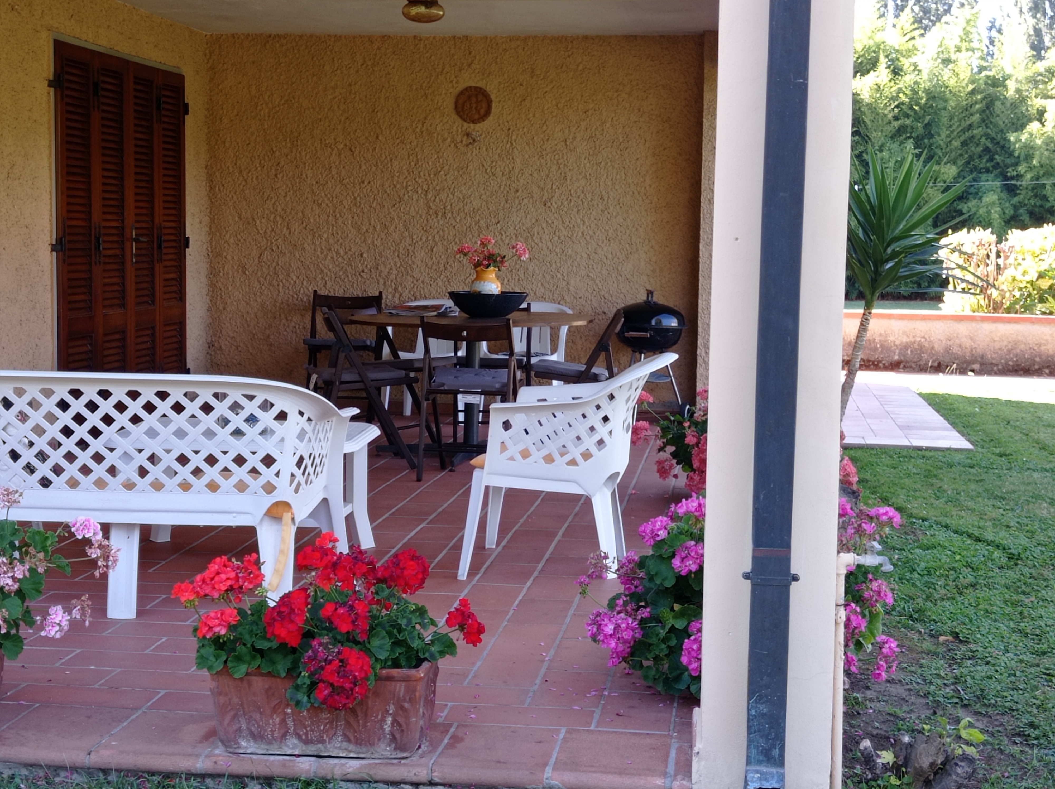 Zona pranzo esterna La Casa Noce
